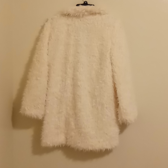 Cream faux fur jacket - Picture 2 of 3